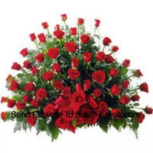 Cesto con 100 Rose Rosse